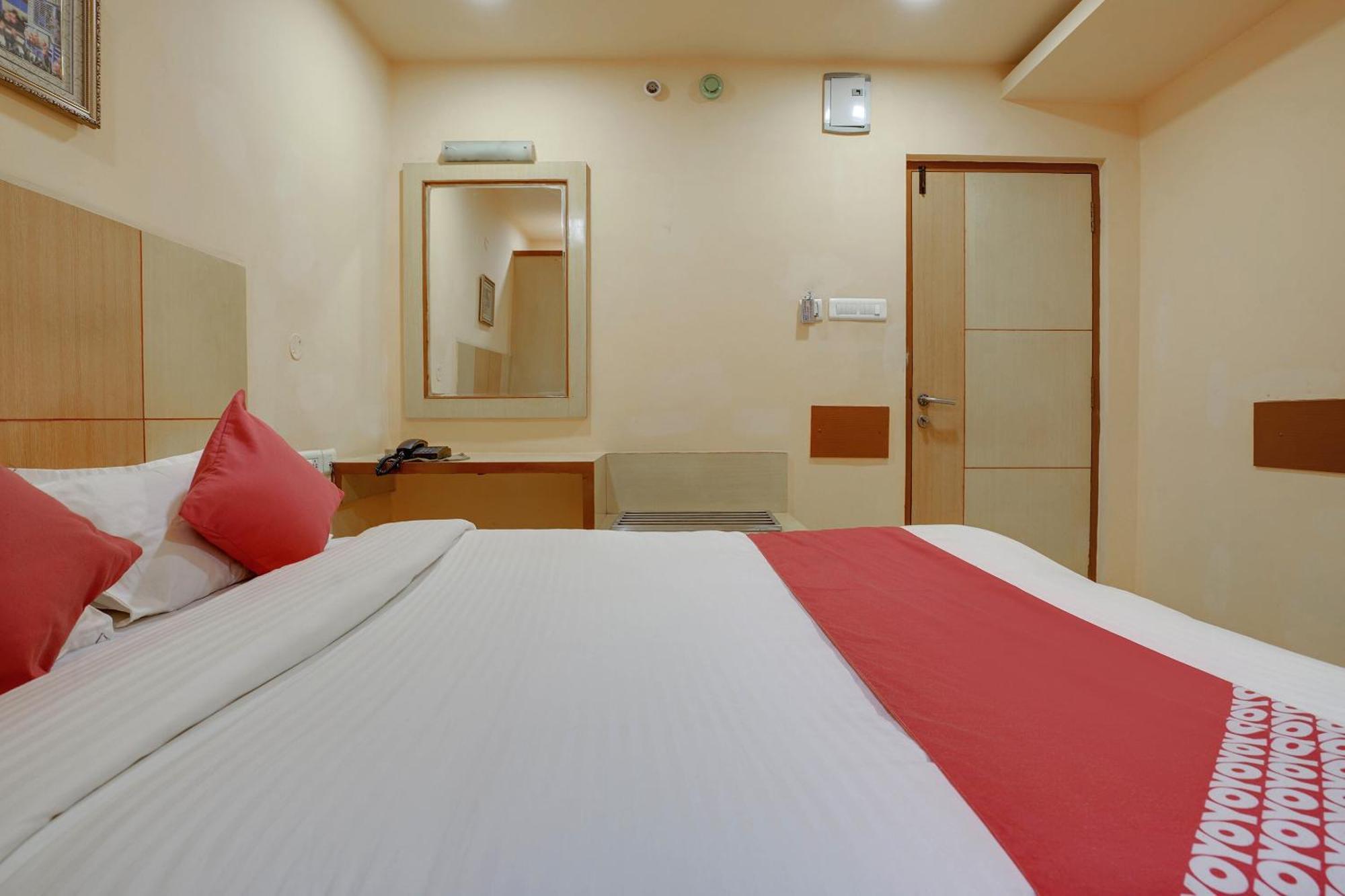 Hotel O Shanta Residency Lodge Sururnagar Exterior foto